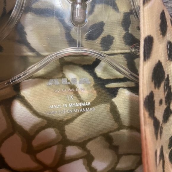 ALIA Ladies Animal Pattern Plus Full Zipped Light Jacket Size: 1X **EUC** - Picture 3 of 5